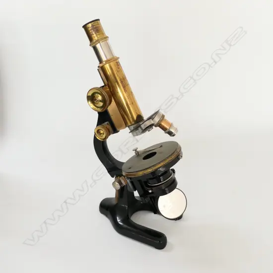 LEITZ, WETLER BRASS COMPOUND MONOCULAR MICROSCOPE No.94662, w TRIPLE HEAD, VARIOUS LENSES, IN BOX